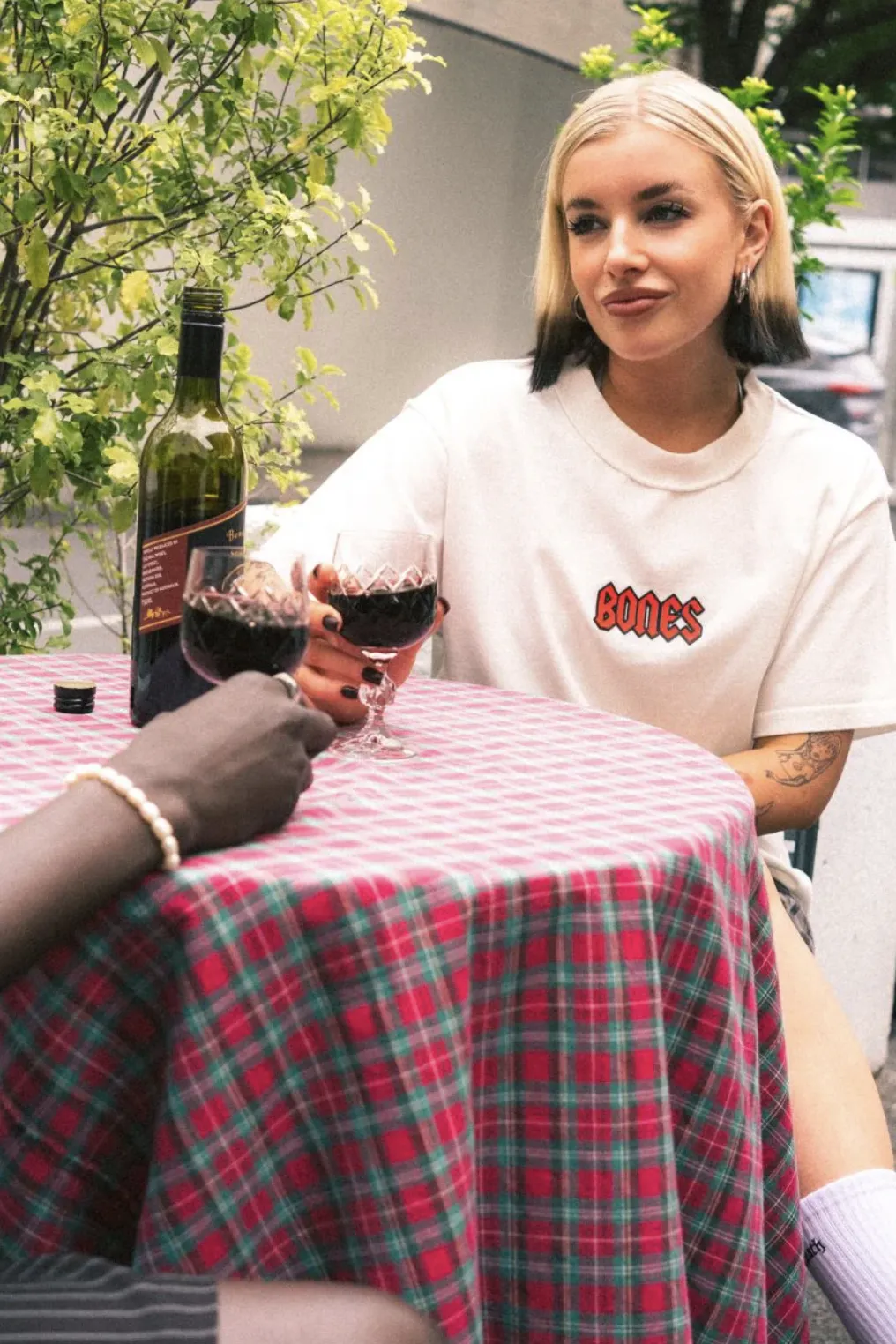 BILLY BONES CLUB SQUEALER INVERSE TEE - VINTAGE WHITE
